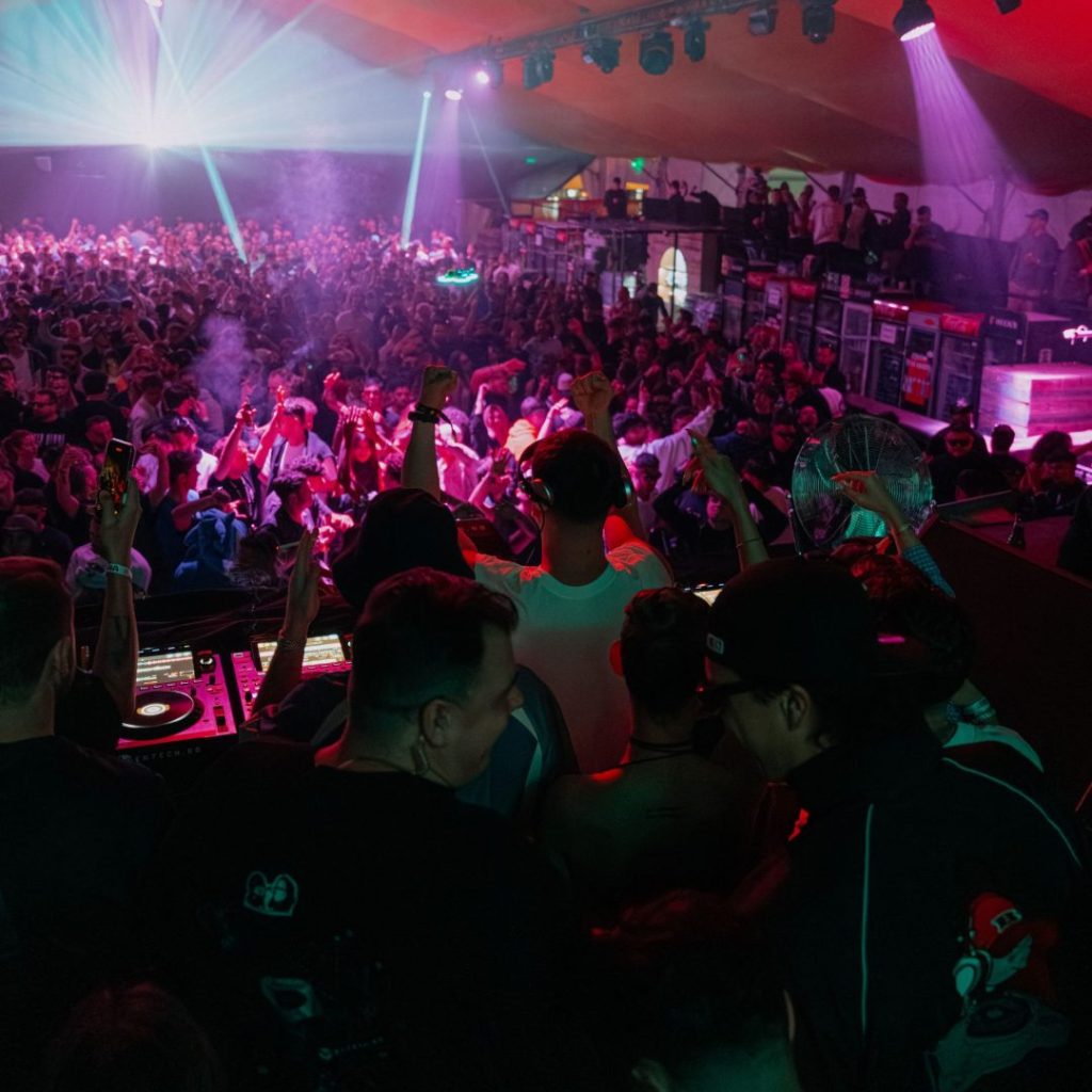Best friends, best beats – ia-ți pachetul potrivit Jamie Jones | Kristal Groove x The Brunch Affair!